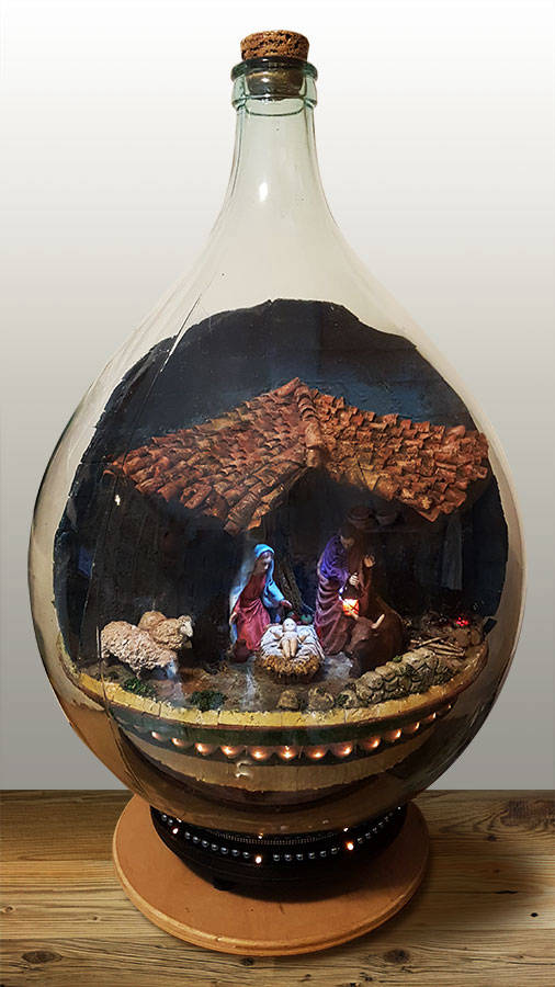 Il dono - Presepe realizzato senza scomporre la damigiana