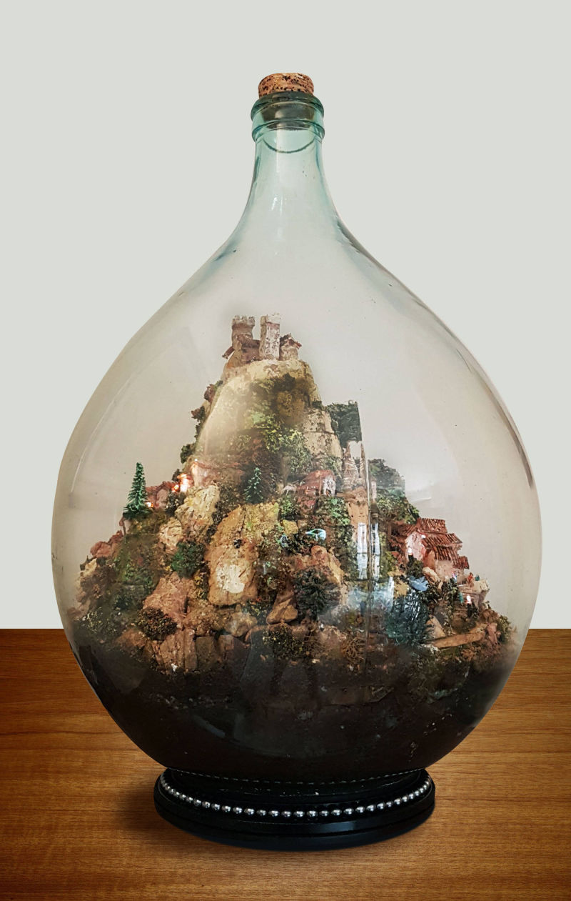 Il due paesi - Presepe realizzato senza scomporre la damigiana