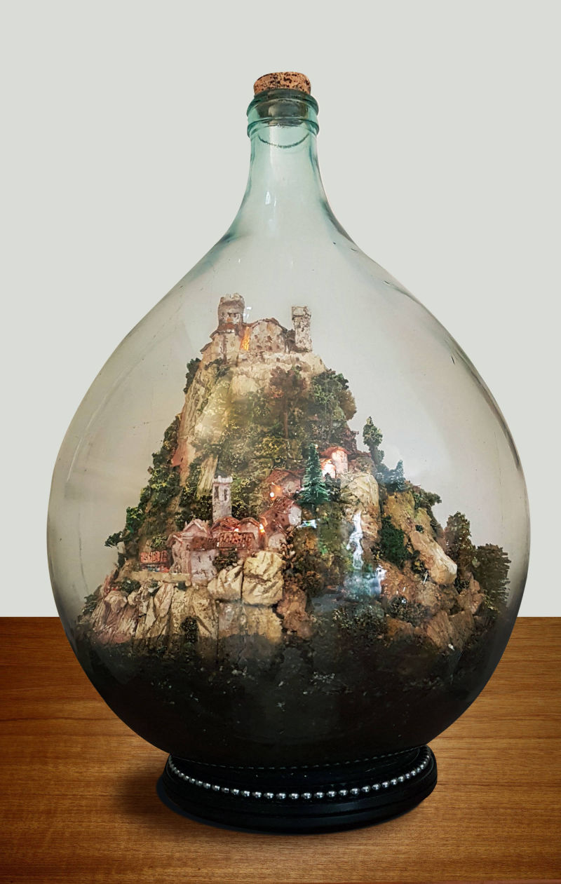 Il due paesi - Presepe realizzato senza scomporre la damigiana